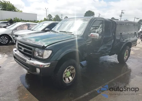 1998 Toyota Tacoma Limited V6 z USA, uszkodzony, nr VIN 4TAWN74N2WZ105410